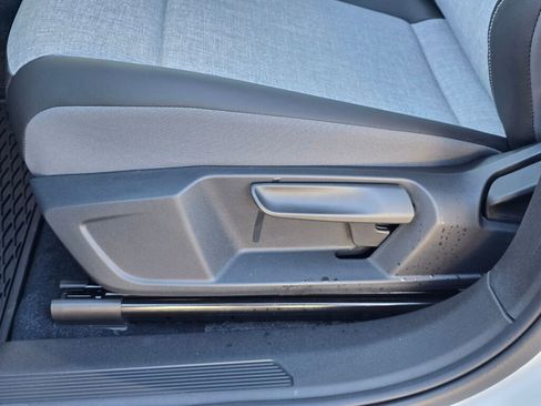 New 2026 Volkswagen ID.4 Pro image 18