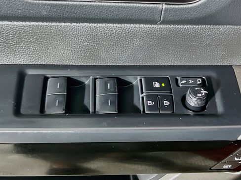 Used 2026 Toyota Tundra Limited AWD/4WD image 16