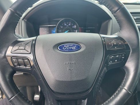 Used 2018 Ford Explorer XLT w/ Equipment Group 202A image 12