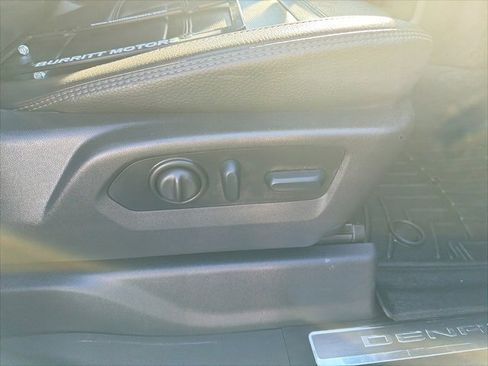 Used 2023 GMC Sierra 2500 Denali image 24