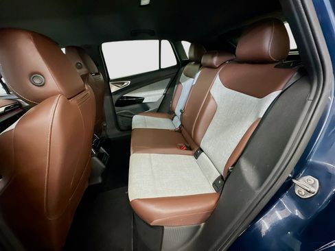 Used 2023 Volkswagen ID.4 Pro image 29