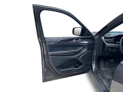 Used 2021 Jeep Grand Cherokee L Laredo image 24