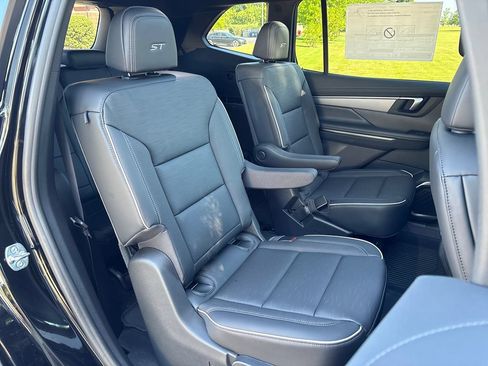New 2026 Buick Enclave Sport Touring w/ Power Package FWD image 48