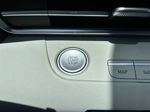 New 2025 Hyundai Elantra Limited image 29