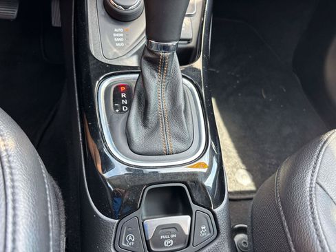 Used 2021 Jeep Compass Limited w/ Sun and Sound Group AWD/4WD image 18