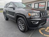 Used 2017 Jeep Grand Cherokee Limited image 2