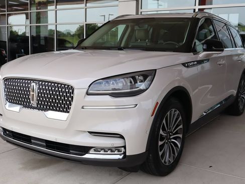 Used 2021 Lincoln Aviator Reserve w/ Equipment Group 201A RWD image 3