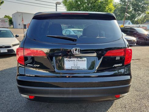 Certified 2017 Honda Pilot LX image 5
