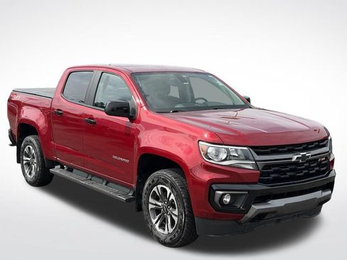 Used 2021 Chevrolet Colorado Z71 AWD/4WD image 2