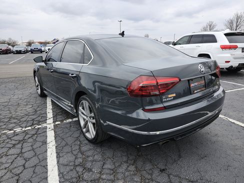 Used 2017 Volkswagen Passat 1.8T R-Line w/ R-Line Lighting Package image 13