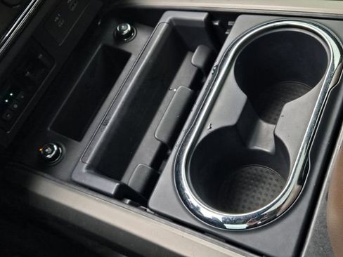 Used 2021 Nissan Titan Platinum Reserve w/ Moonroof Package image 21