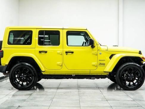 Used 2024 Jeep Wrangler Unlimited Sahara AWD/4WD image 6