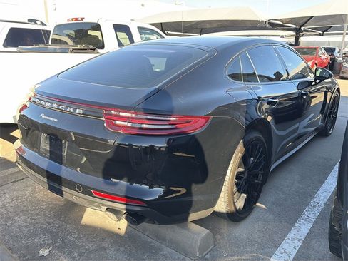 Used 2019 Porsche Panamera image 3