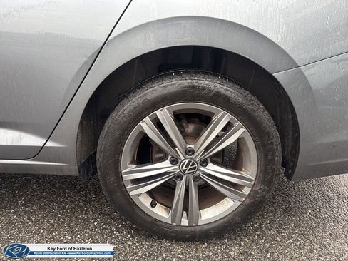 Used 2024 Volkswagen Jetta SE image 13