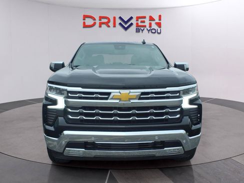 Used 2025 Chevrolet Silverado 1500 LTZ AWD/4WD image 8