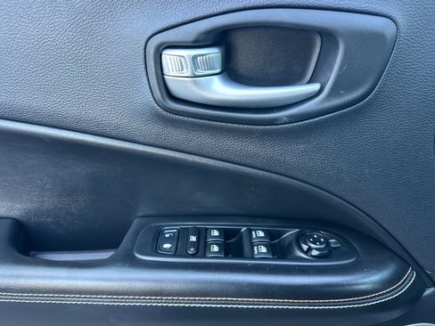 Used 2018 Jeep Compass Latitude w/ Trailer Tow Group image 11