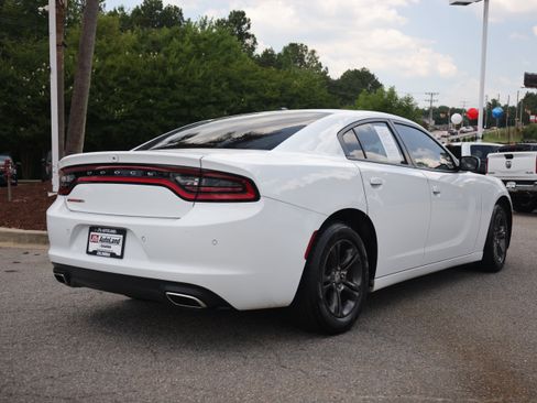 Used 2020 Dodge Charger SXT RWD image 5