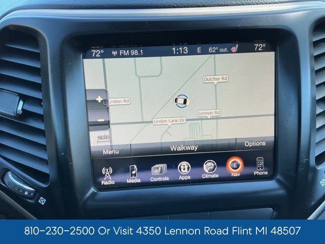 Used 2016 Jeep Cherokee Limited w/ Luxury Group AWD/4WD image 4