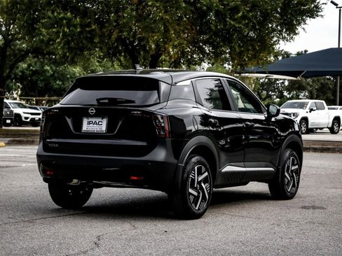 New 2025 Nissan Kicks SV image 4