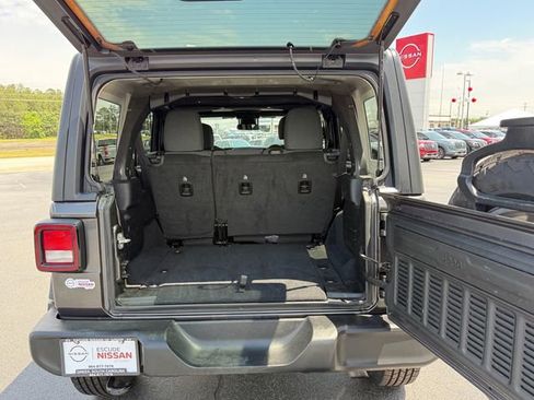 Used 2024 Jeep Wrangler Unlimited Sport AWD/4WD image 15