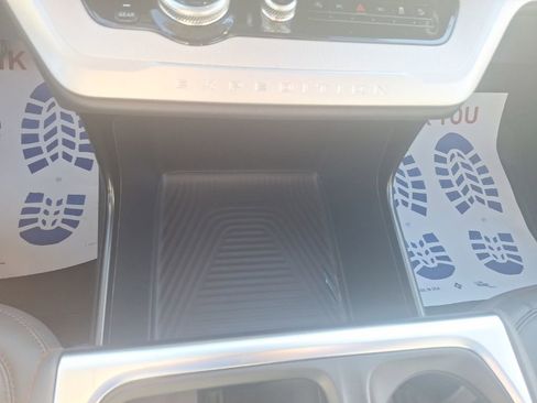 New 2025 Ford Expedition Active image 34