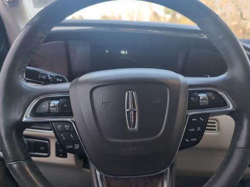 Used 2018 Lincoln Navigator Reserve w/ Technology Package image 21