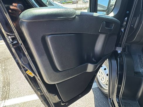 Used 2025 RAM ProMaster 2500 FWD image 12