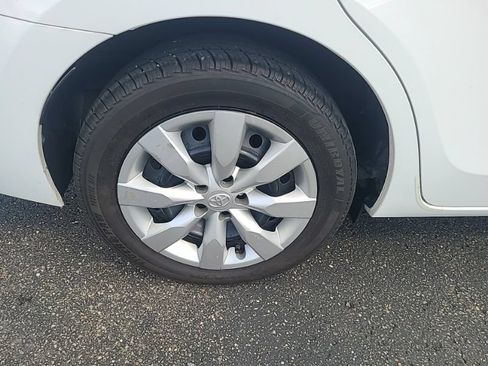 Used 2016 Toyota Corolla LE FWD image 8