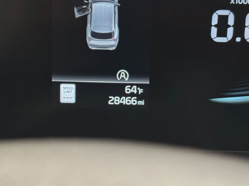 Used 2025 Kia Sportage LX image 44