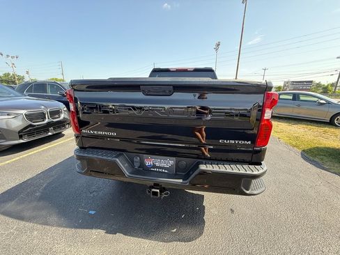 Used 2023 Chevrolet Silverado 1500 Custom RWD image 4