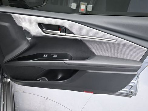 Used 2025 Toyota Camry SE w/ Convenience Package image 32