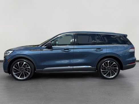 Used 2020 Lincoln Aviator Reserve w/ Equipment Group 202A image 2