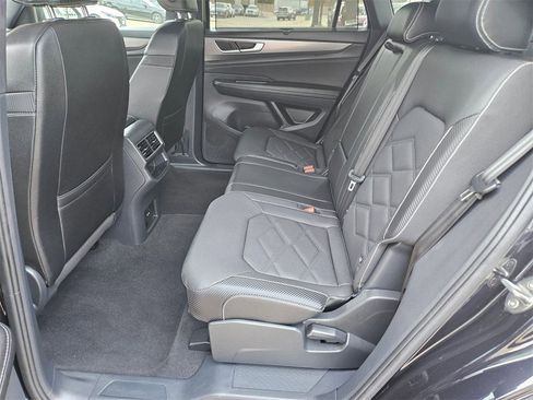 Used 2025 Volkswagen Atlas Cross Sport SE image 26