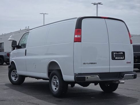 New 2026 GMC Savana 3500 w/ Driver Convenience Package RWD image 15