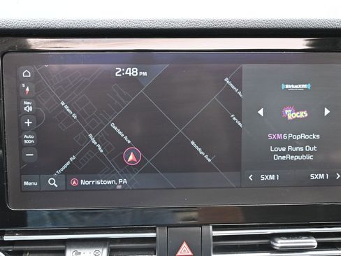 Used 2022 Kia Niro EX Premium w/ Cold Weather Package FWD image 24