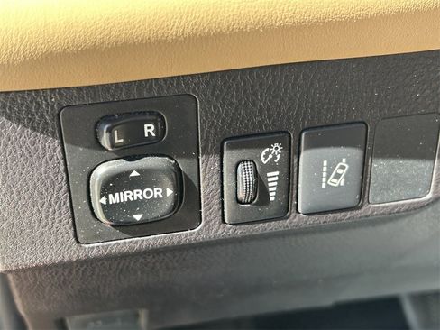 Used 2018 Toyota RAV4 XLE image 25