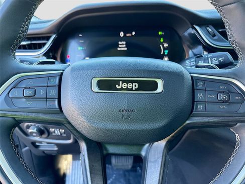 Used 2023 Jeep Grand Cherokee 4WD 4xe image 12