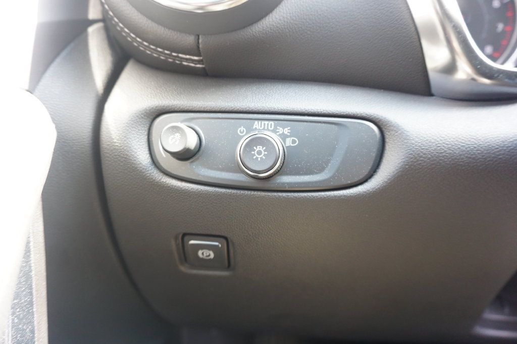 Used 2024 Chevrolet Blazer LT FWD image 5