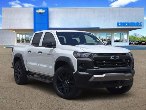 Used 2024 Chevrolet Colorado Trail Boss w/ Technology Package AWD/4WD image 1