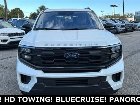 New 2025 Ford Expedition Active image 5