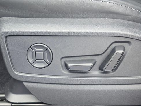 Certified 2025 Audi Q5 Premium w/ Premium Plus AWD/4WD image 38