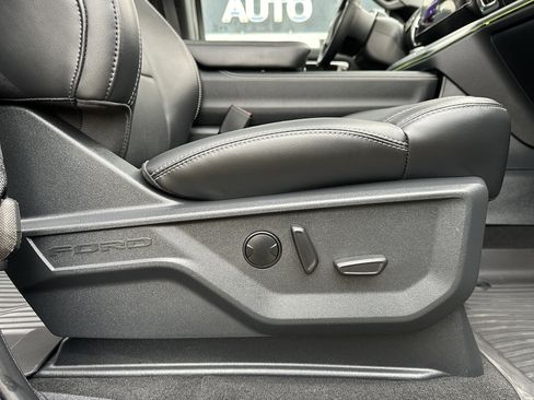 Used 2025 Ford Expedition Platinum w/ Stealth Appearance Package image 27