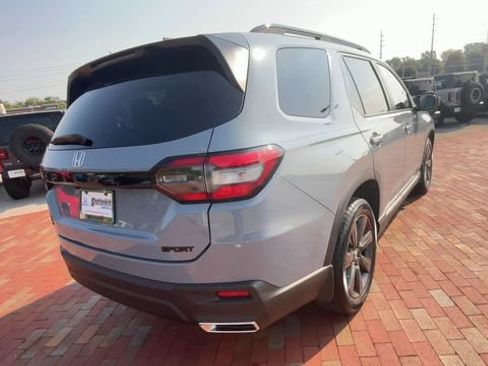 Certified 2023 Honda Pilot Sport image 9