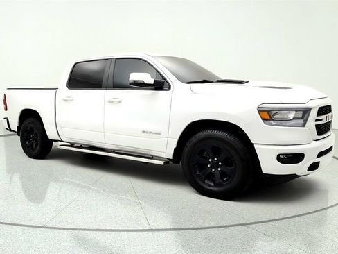 Used 2024 RAM 1500 Laramie AWD/4WD image 3