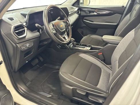 Certified 2026 Chevrolet TrailBlazer LT w/ LT Cold Weather Package AWD/4WD image 11