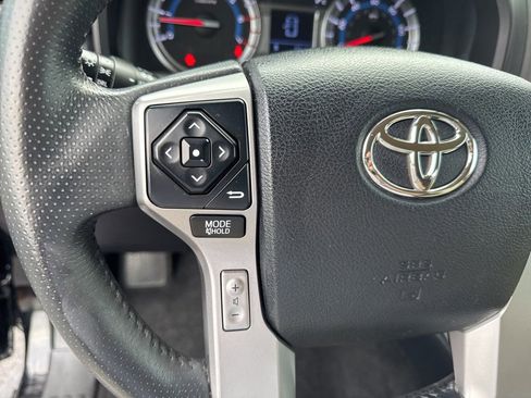 Used 2018 Toyota 4Runner SR5 Premium RWD image 52