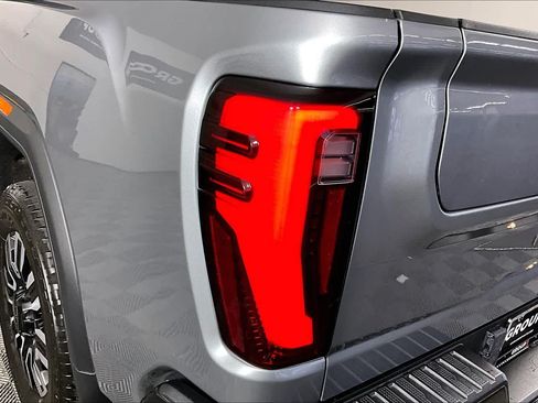 Used 2024 GMC Sierra 2500 Denali Ultimate AWD/4WD image 52