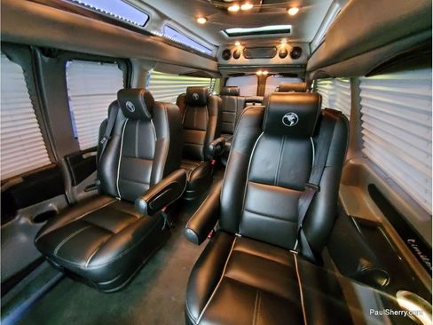 Used 2019 GMC Savana 2500 w/ Enhanced Convenience Package image 29