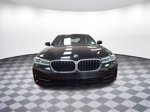 Used 2023 BMW 530i xDrive w/ Premium Package image 5