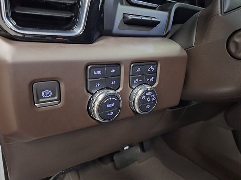 Used 2022 GMC Sierra 1500 Denali w/ Technology Package image 16